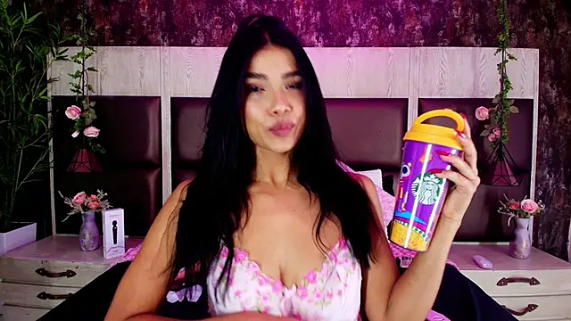 Bella Smiith  online show from 11-07-25, 12:38