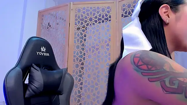 sophierooy22 online show from 12-18-24, 06:14