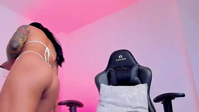 Snapshot of sophierooy22 chatting on 02-04-26, 01:39 sophierooy22 online show from 02-04-26, 01:39