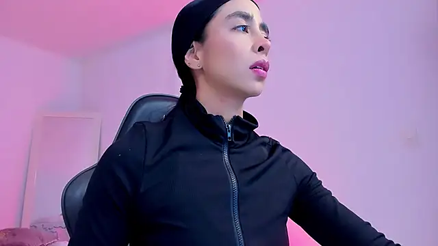sophierooy22 online show from 07-18-26, 03:11