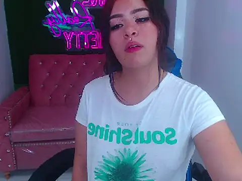 Snapshot of edda_t chatting on 01-25-25, 12:59 edda t online show from 01-25-25, 12:59