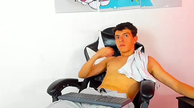 Snapshot of Ricardo_fernandez69 chatting on 01-22-25, 06:41 Ricardo fernandez69 online show from 01-22-25, 06:41