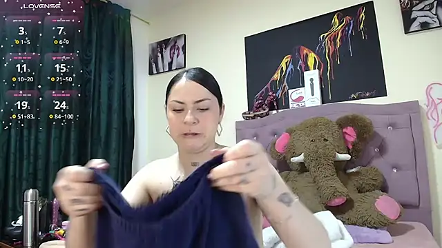 Emmie Hot online show from 10-03-25, 12:02