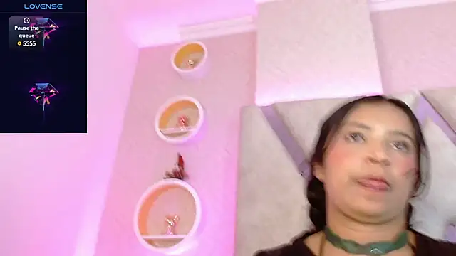 Sophia waalker  1 online show from 03-08-25, 08:03