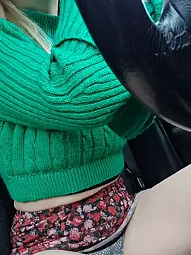 SweetyNinaOff1 online show from 03-11-26, 08:42