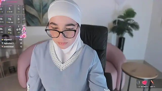 Ayha khalaf online show from 09-18-25, 01:18