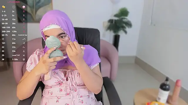 Ayha khalaf online show from 10-06-25, 01:03