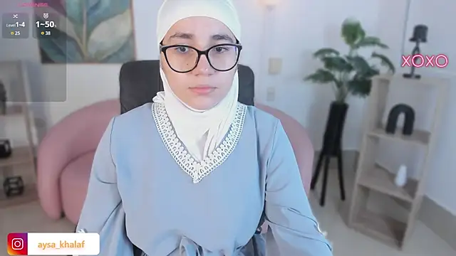 Ayha khalaf online show from 10-15-25, 01:17