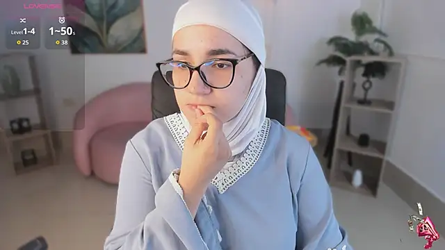 Ayha khalaf online show from 11-21-25, 01:04