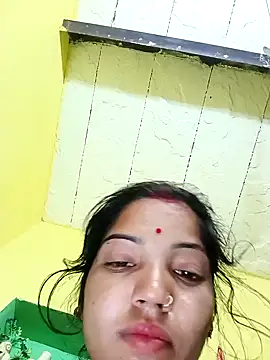 Snapshot of Bhuvi_Bedi chatting on 01-30-25, 11:13 Bhuvi Bedi online show from 01-30-25, 11:13