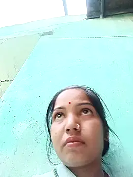 Snapshot of Bhuvi_Bedi chatting on 02-02-25, 11:51 Bhuvi Bedi online show from 02-02-25, 11:51