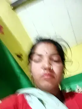 Snapshot of Bhuvi_Bedi chatting on 02-02-25, 11:11 Bhuvi Bedi online show from 02-02-25, 11:11