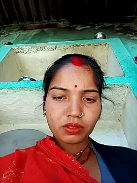 Snapshot of Bhuvi_Bedi chatting on 02-09-25, 05:19 Bhuvi Bedi online show from 02-09-25, 05:19