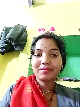 Snapshot of Bhuvi_Bedi chatting on 02-11-25, 06:11 Bhuvi Bedi online show from 02-11-25, 06:11