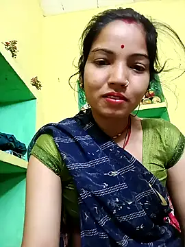 Snapshot of Bhuvi_Bedi chatting on 02-13-25, 10:22 Bhuvi Bedi online show from 02-13-25, 10:22