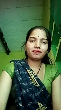 Snapshot of Bhuvi_Bedi chatting on 02-15-25, 08:33 Bhuvi Bedi online show from 02-15-25, 08:33