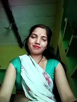 Snapshot of Bhuvi_Bedi chatting on 02-18-25, 08:49 Bhuvi Bedi online show from 02-18-25, 08:49