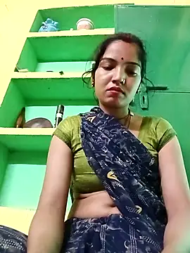 Snapshot of Bhuvi_Bedi chatting on 03-02-25, 08:05 Bhuvi Bedi online show from 03-02-25, 08:05