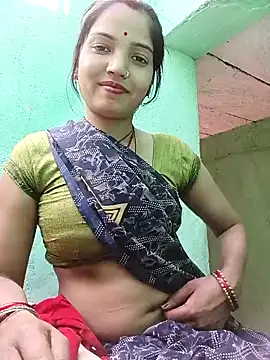 Snapshot of Bhuvi_Bedi chatting on 03-06-25, 08:19 Bhuvi Bedi online show from 03-06-25, 08:19