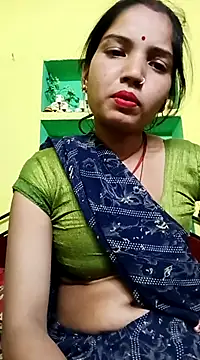 Snapshot of Bhuvi_Bedi chatting on 03-06-25, 02:08 Bhuvi Bedi online show from 03-06-25, 02:08