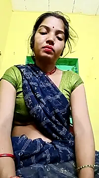 Snapshot of Bhuvi_Bedi chatting on 03-06-25, 06:05 Bhuvi Bedi online show from 03-06-25, 06:05