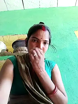 Snapshot of Bhuvi_Bedi chatting on 03-13-25, 07:09 Bhuvi Bedi online show from 03-13-25, 07:09