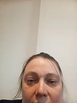 HotHornyEmmaX online show from 11-21-25, 03:33