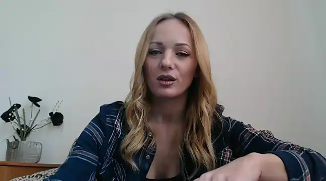 EllyaDiamond online show from 02-17-25, 07:37