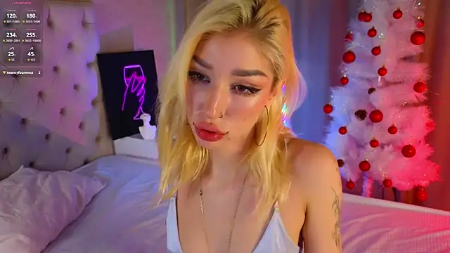 Snapshot of SallyCha chatting on 12-20-25, 07:37 SallyCha online show from 12-20-25, 07:37