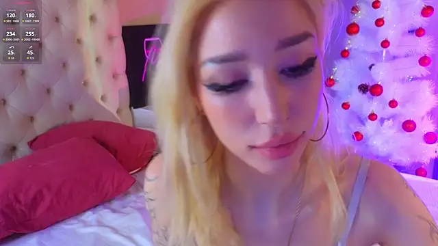 Snapshot of SallyCha chatting on 01-10-26, 06:48 SallyCha online show from 01-10-26, 06:48