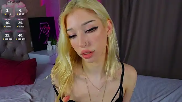 Snapshot of SallyCha chatting on 02-25-26, 07:18 SallyCha online show from 02-25-26, 07:18