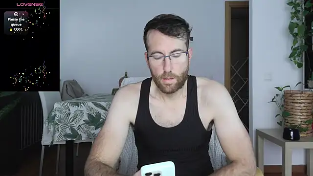 Snapshot of machohiberiko chatting on 11-25-25, 04:18 machohiberiko online show from 11-25-25, 04:18