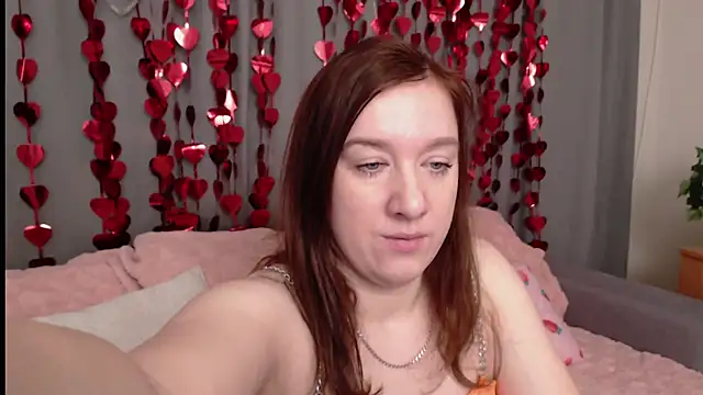 Snapshot of MarthaSimons chatting on 02-18-26, 06:09 MarthaSimons online show from 02-18-26, 06:09