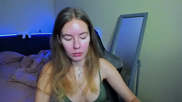 EmilyPaw online show from 11-18-25, 08:08