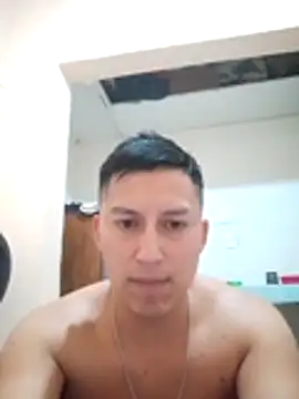 Snapshot of LuisMex1998 chatting on 10-29-25, 08:05 LuisMex1998 online show from 10-29-25, 08:05