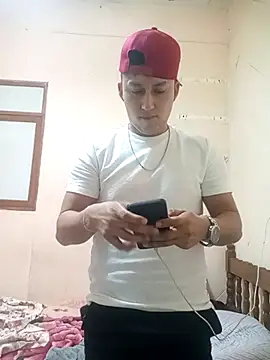 Snapshot of LuisMex1998 chatting on 11-24-25, 01:27 LuisMex1998 online show from 11-24-25, 01:27