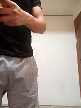 Snapshot of LuisMex1998 chatting on 12-04-25, 03:05 LuisMex1998 online show from 12-04-25, 03:05