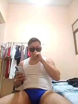 Snapshot of LuisMex1998 chatting on 12-15-25, 09:46 LuisMex1998 online show from 12-15-25, 09:46