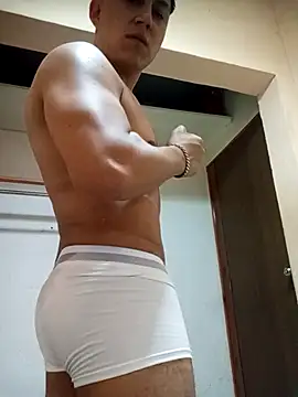 LuisMex1998 online show from 04-18-26, 08:07