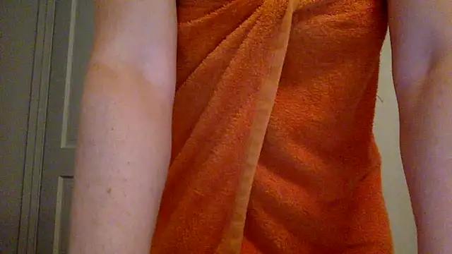 Snapshot of Blonde_KylieXX chatting on 01-28-25, 08:14 Blonde KylieXX online show from 01-28-25, 08:14