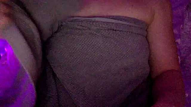 Snapshot of Blonde_KylieXX chatting on 02-02-25, 05:26 Blonde KylieXX online show from 02-02-25, 05:26