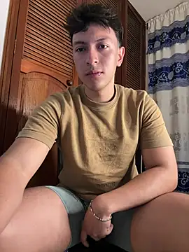 Snapshot of Amon__ashford chatting on 02-21-25, 12:05 Amon ashford online show from 02-21-25, 12:05