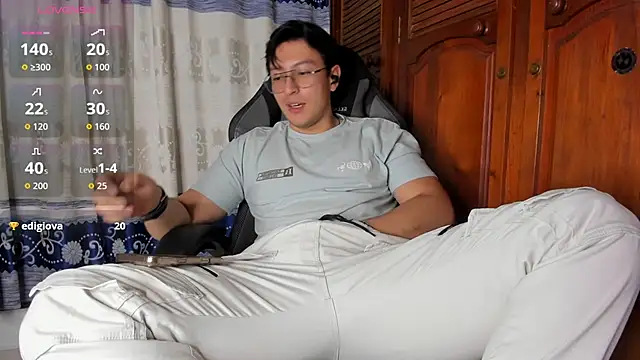 Snapshot of Amon__ashford chatting on 02-03-26, 01:26 Amon ashford online show from 02-03-26, 01:26