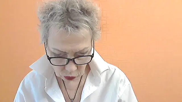 Snapshot of NessyJenixs chatting on 11-18-25, 07:35 NessyJenixs online show from 11-18-25, 07:35