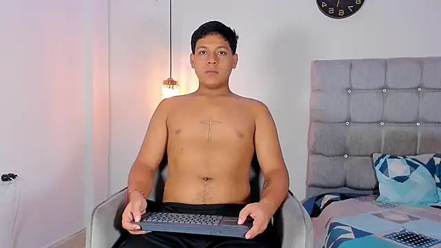 Tylerdrdn online show from 11-11-25, 04:12