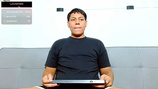 Tylerdrdn online show from 11-22-25, 09:47