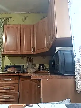 Laura Kiss online show from 11-30-25, 09:13