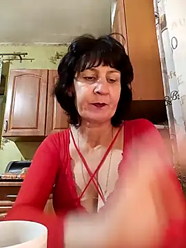 Laura Kiss online show from 12-15-25, 05:06