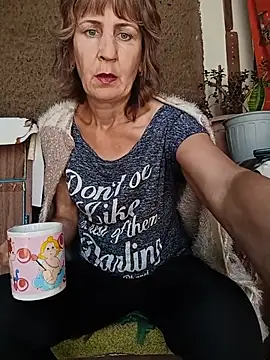 Snapshot of Laura_Kiss chatting on 06-02-26, 09:55 Laura Kiss online show from 06-02-26, 09:55