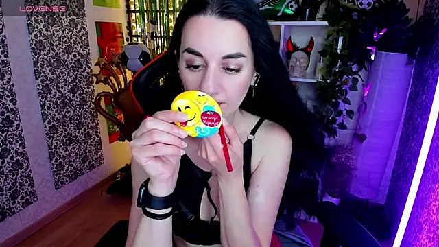 Snapshot of JessicaAlfo chatting on 06-27-26, 02:27 JessicaAlfo online show from 06-27-26, 02:27